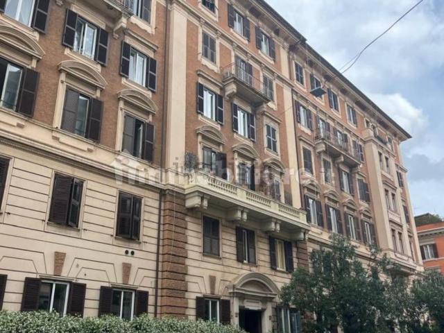 Appartamento in affitto di 650 m² in Via Basento