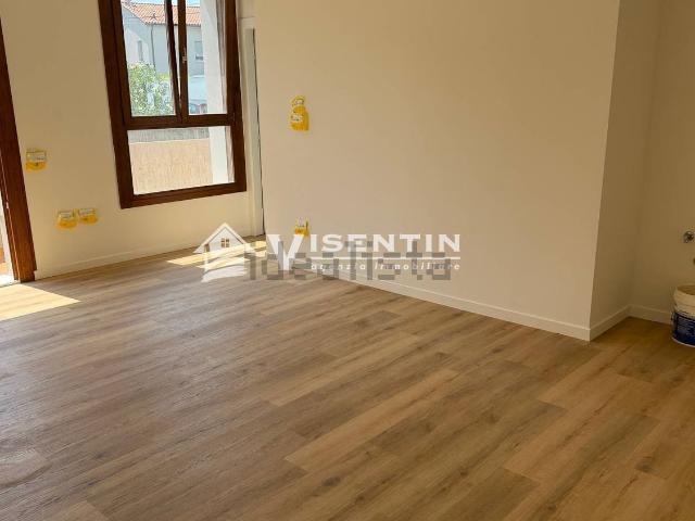 Appartamento in affitto di 654 m² in Via di San Pelaio, 133