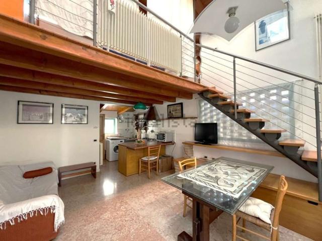 Appartamento in affitto di 65 m² in Via Trieste, 50