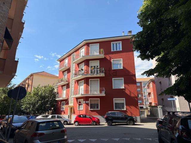 Appartamento in affitto di 65 m² in Via Brunetta d&apos usseaux, 21