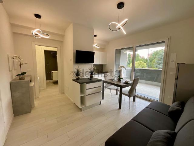 Appartamento in affitto di 65 m² in Via Filippo de Pisis, 2
