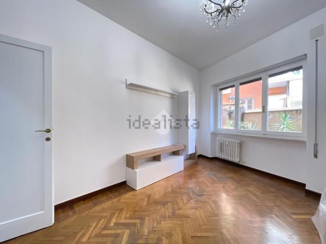 Appartamento in affitto di 66 m² in Via Nemorense, 41