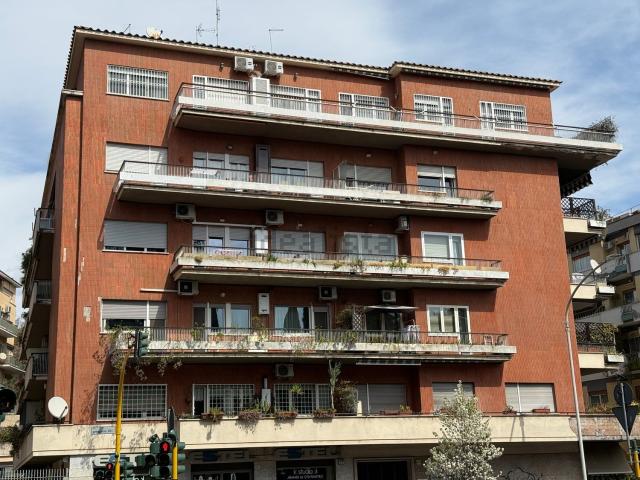 Appartamento in affitto di 105 m² in Via Gregorio VII