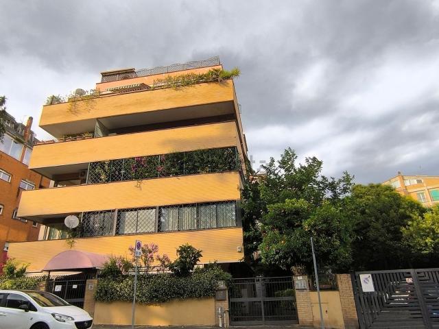 Appartamento in affitto di 69 m² in Via della Farnesina