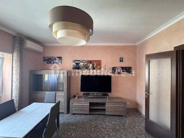 Appartamento in affitto di 73 m² in Via Oderisi da Gubbio