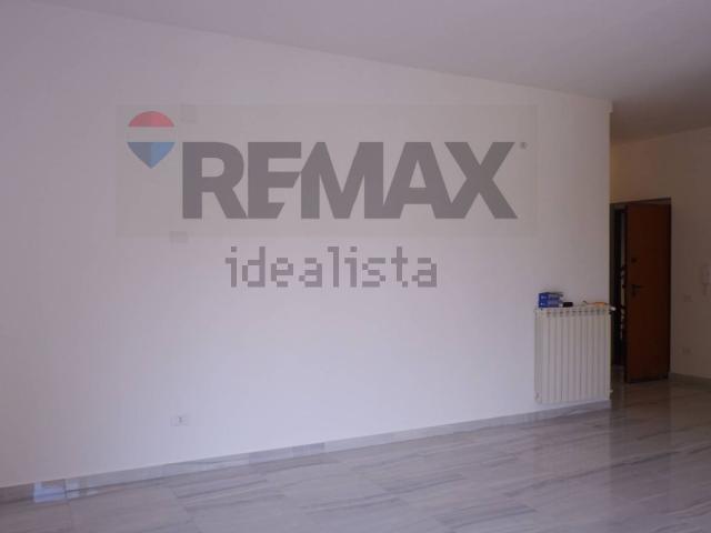 Appartamento in affitto di 73 m² in Via Raffaele Caravaglios, 1
