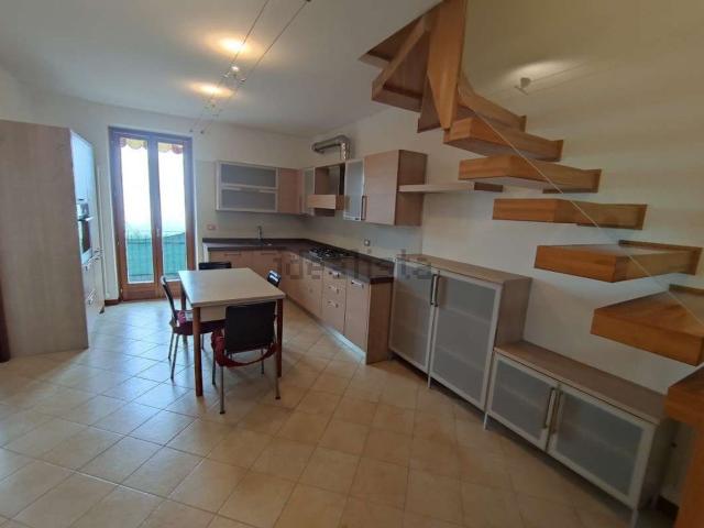 Appartamento in affitto di 70 m² in Via Assuero Barlottini, 15