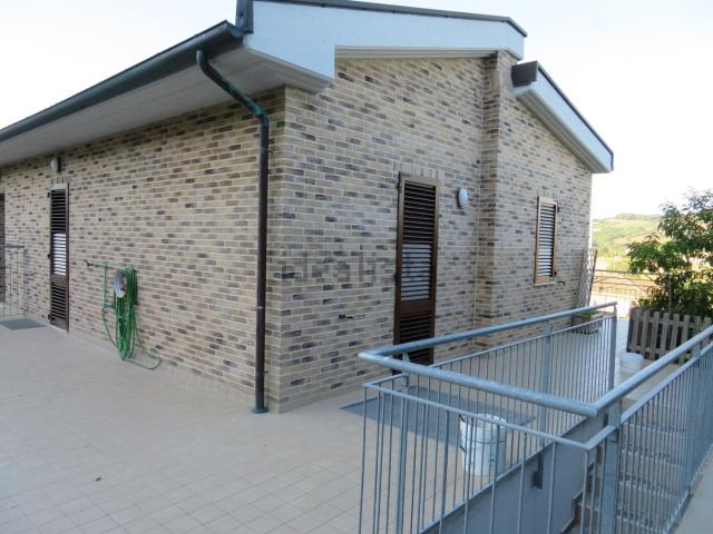 Appartamento in affitto di 70 m² in Via Ave Ninchi