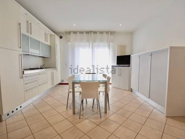 Appartamento in affitto di 70 m² in Via Bafile, 274
