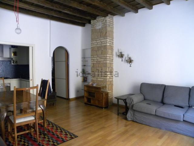 Appartamento in affitto di 70 m² in Via del Falco, 18
