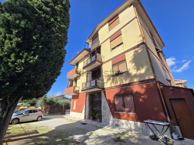Appartamento in affitto di 70 m² in Via di Vermicino, 541