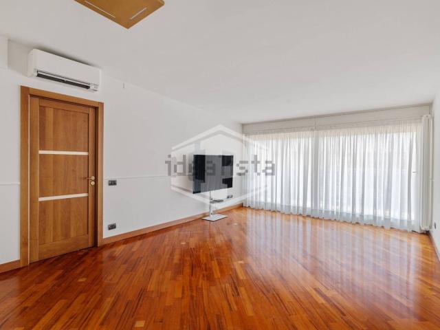 Appartamento in affitto di 70 m² in Via Edmondo de Amicis, 39