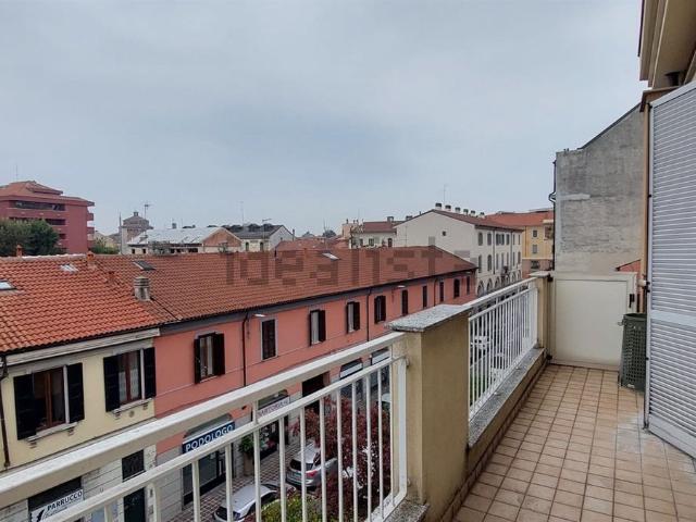 Appartamento in affitto di 70 m² in Via Fratelli Cairoli, 2