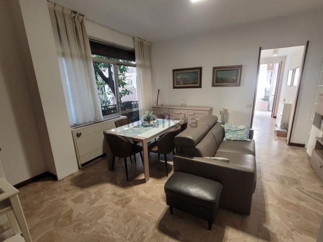 Appartamento in affitto di 70 m² in Via Francesco Melzi d&apos Eril, 29