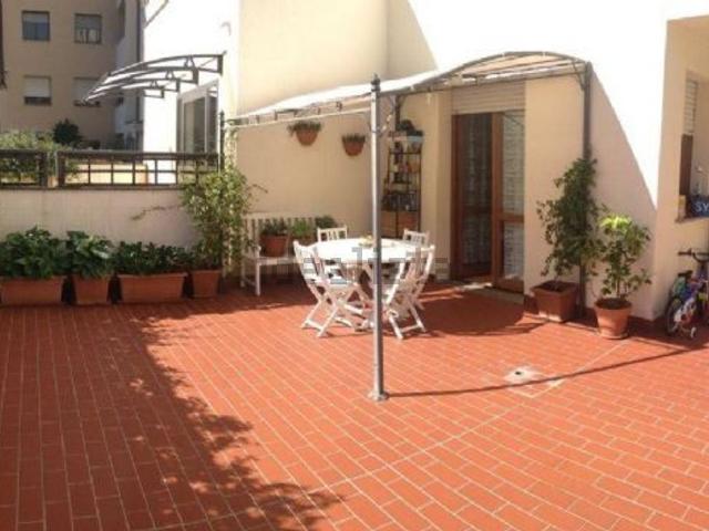 Appartamento in affitto di 70 m² in Via GIOVANNI DI MARIGNOLLI
