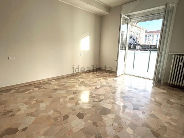 Appartamento in affitto di 70 m² in Via Lorenteggio, 124