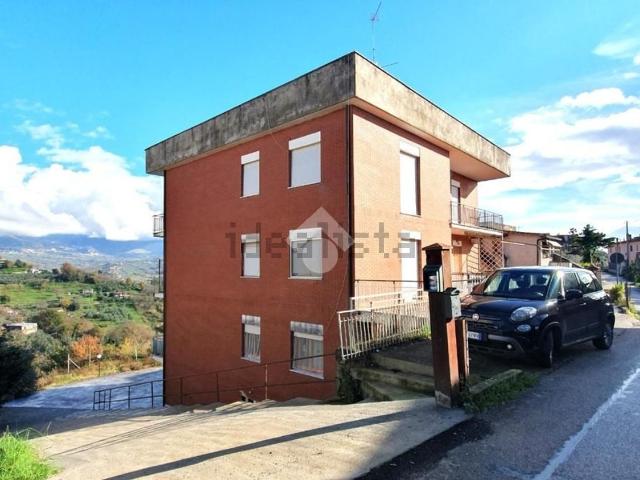 Appartamento in affitto di 70 m² in Via Nome di Gesù, 9