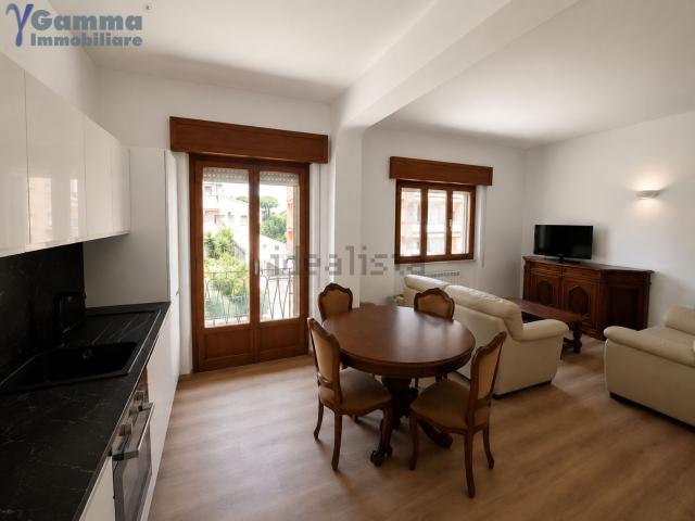 Appartamento in affitto di 70 m² in Via Paolieri