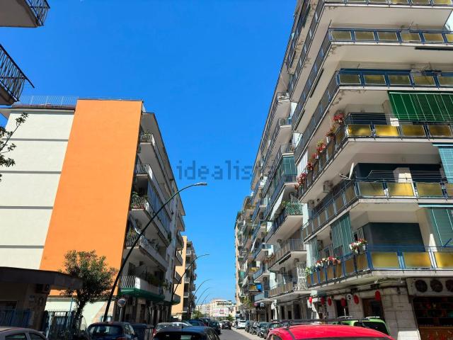 Appartamento in affitto di 70 m² in Via Raffaele Caravaglios