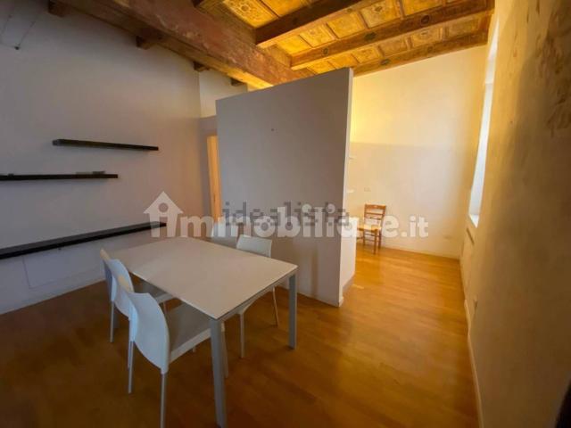 Appartamento in affitto di 70 m² in Via Rosa