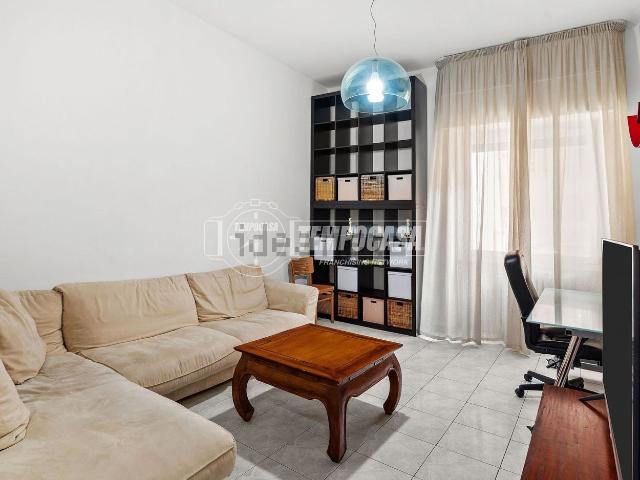 Appartamento in affitto di 71 m² in Via Carlo Valvassori Peroni, 72