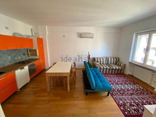 Appartamento in affitto di 71 m² in Via Casoretto, 37