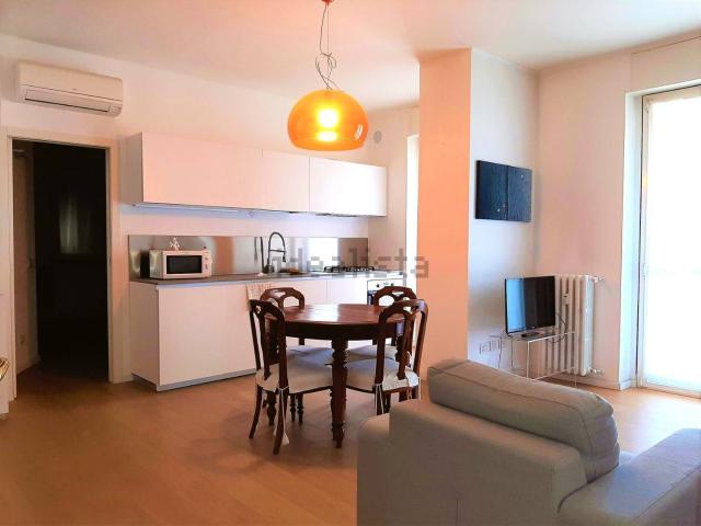 Appartamento in affitto di 71 m² in Via dei Guarneri, 24