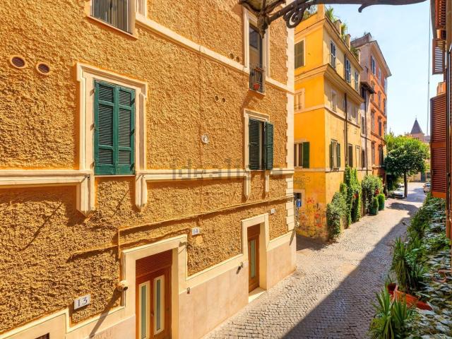 Appartamento in affitto di 71 m² in Via dell&apos Arco di San Calisto, 37