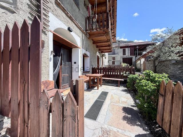 Appartamento in affitto di 71 m² in Via Principale, 44
