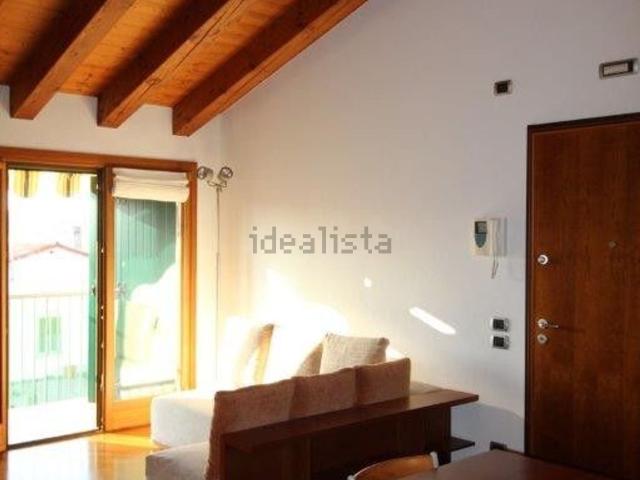Appartamento in affitto di 72 m² in Via Vittorio Veneto, 21