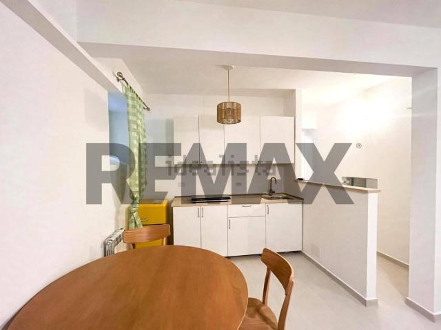 Appartamento in affitto di 72 m² in Via della Mendola, 2