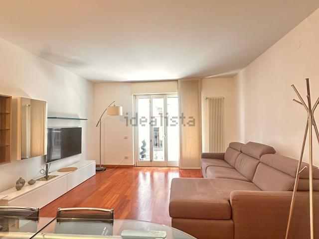 Appartamento in affitto di 72 m² in Via Fratelli Bronzetti, 8