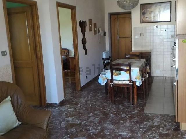 Appartamento in affitto di 72 m² in Via Pazzano
