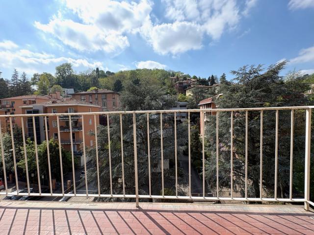 Appartamento in affitto di 77 m² in Via San Mamolo, 150