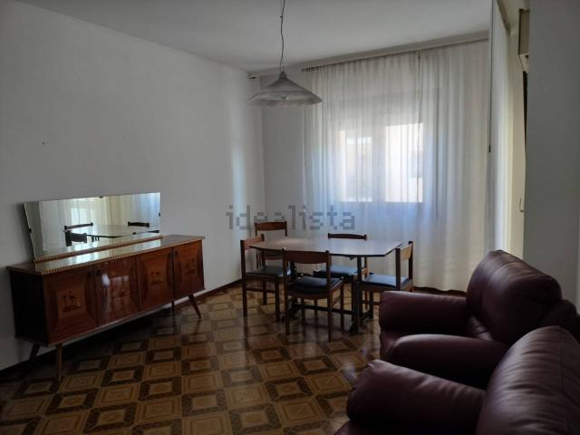 Appartamento in affitto di 77 m² in Viale Trieste, 27
