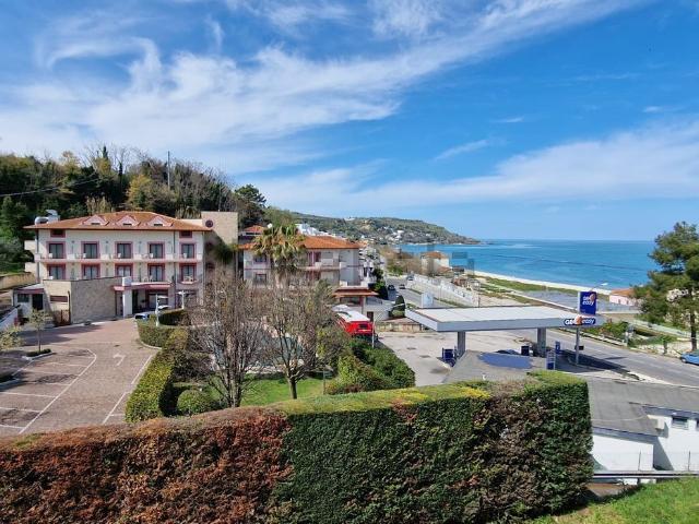 Appartamento in affitto di 74 m² in Strada STATALE ADRIATICA 16, 132