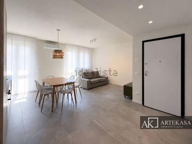 Appartamento in affitto di 74 m² in Via Commenda, 7