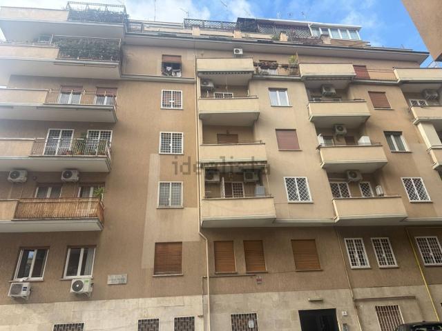 Appartamento in affitto di 74 m² in Via Mario Magri, 6
