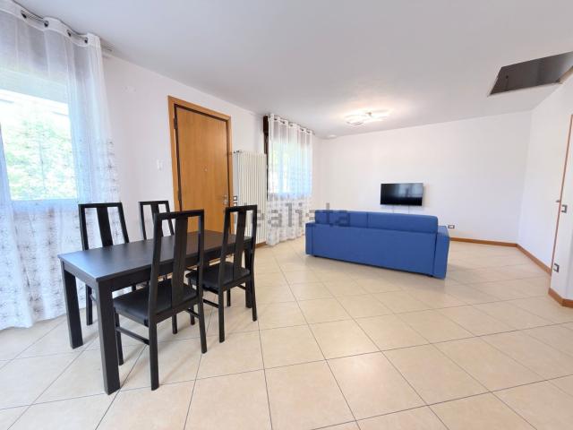 Appartamento in affitto di 74 m² in Via Pinarella, 580
