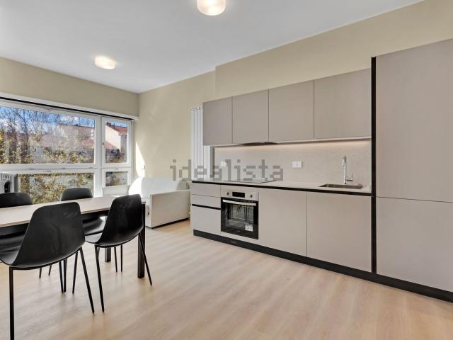 Appartamento in affitto di 74 m² in Via Ruggero di Lauria, 12