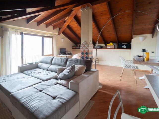 Appartamento in affitto di 75 m² in Via Torino, 6