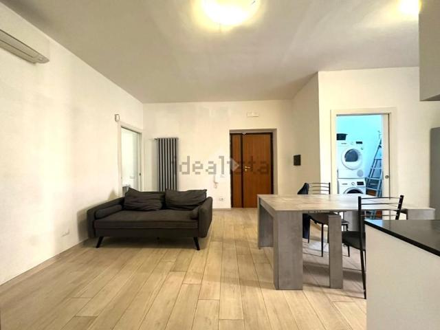 Appartamento in affitto di 75 m² in Via Alessandro Guidiccioni, 72