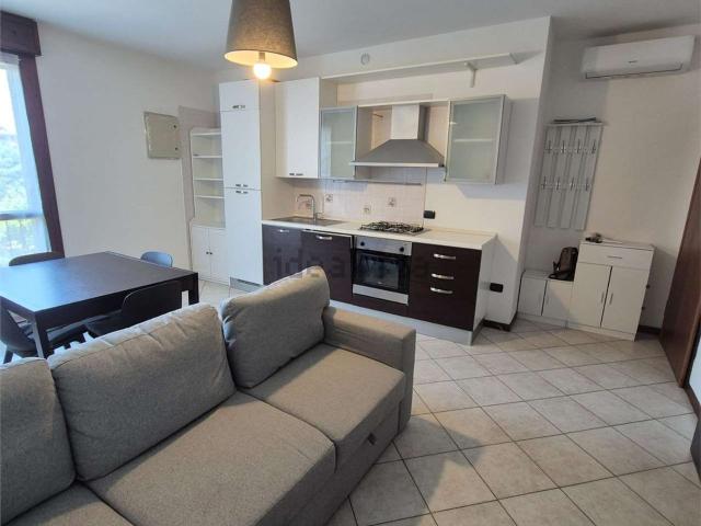 Appartamento in affitto di 75 m² in Via Athos Jori