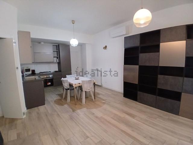 Appartamento in affitto di 75 m² in Via Calabria