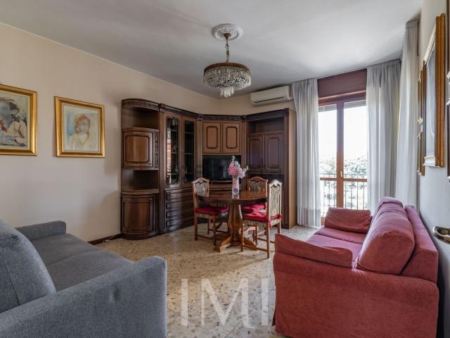 Appartamento in affitto di 75 m² in Via Don Rodrigo, 2
