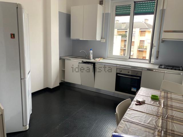 Appartamento in affitto di 75 m² in Via Edolo, 42