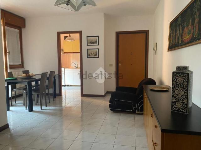 Appartamento in affitto di 75 m² in Via Gennaro Cassiani, 75