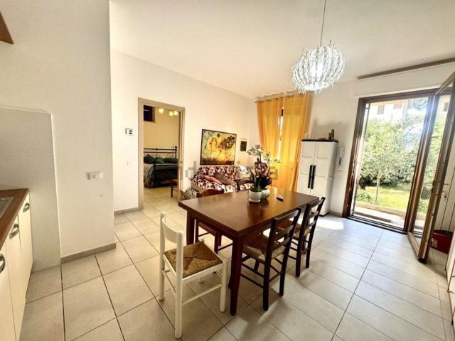 Appartamento in affitto di 75 m² in Via Litoranea