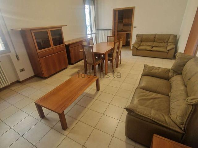 Appartamento in affitto di 75 m² in Via Lorenzo da Bagnomarino, 6