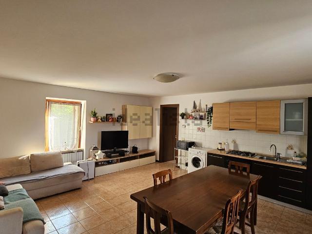 Appartamento in affitto di 75 m² in Via Molini, 49